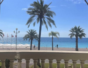 Promenade des Anglais - Face à la plage